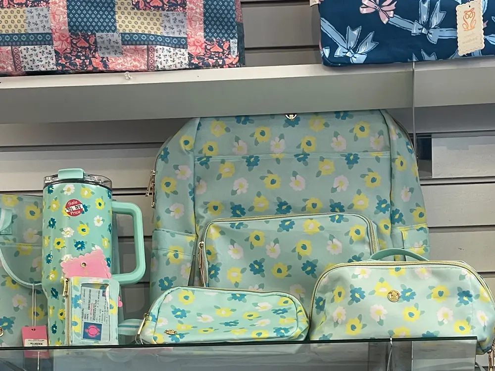 simply williamsburg gallery image