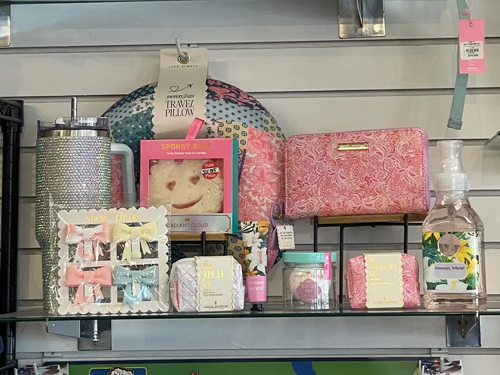 simply williamsburg gallery image